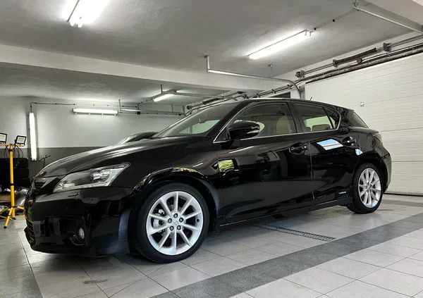 lubelskie Lexus CT cena 49000 przebieg: 185000, rok produkcji 2012 z Puławy